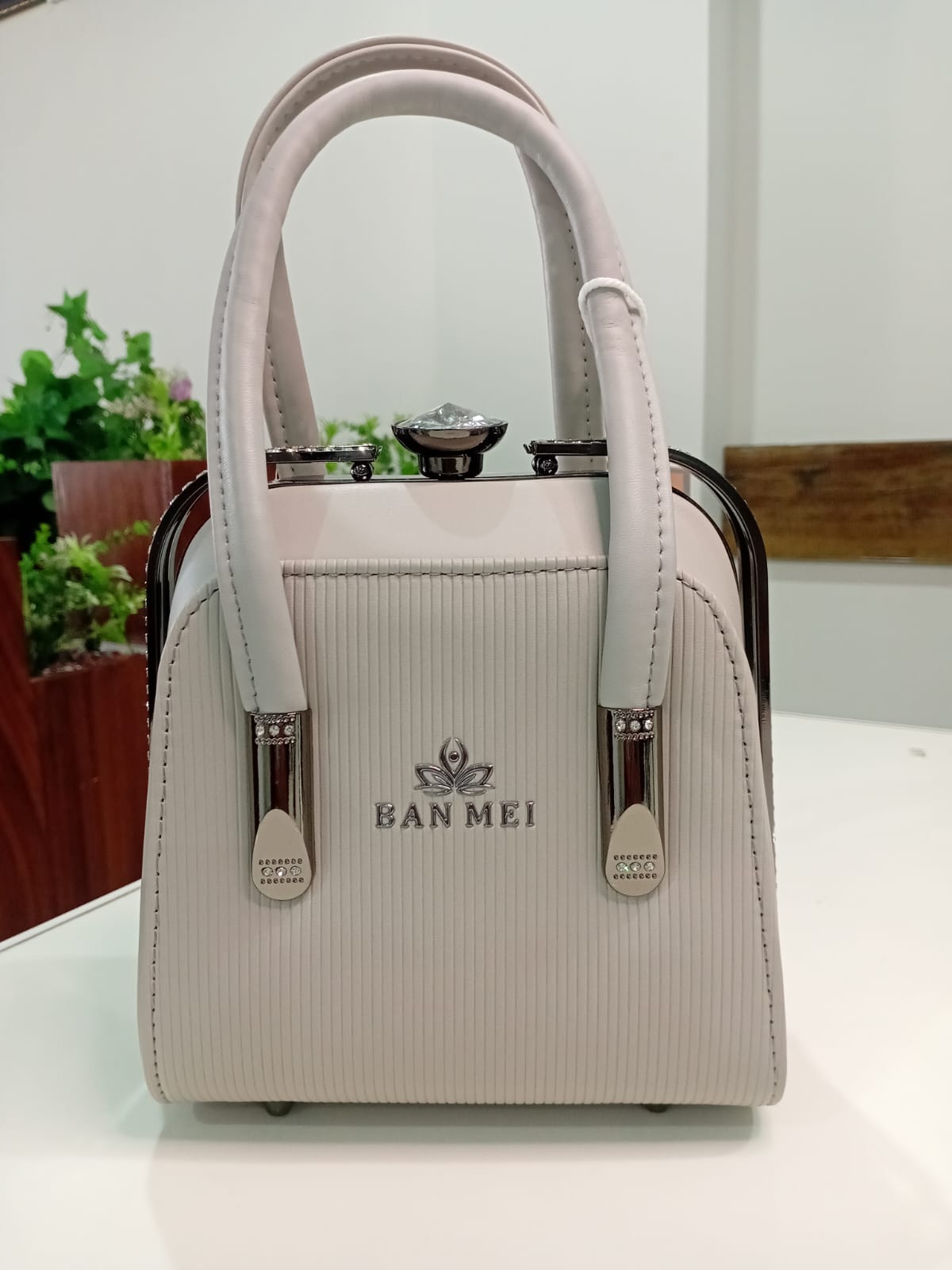 Ban Mei Signature Satchel Handbag – Premium Ribbed Leather