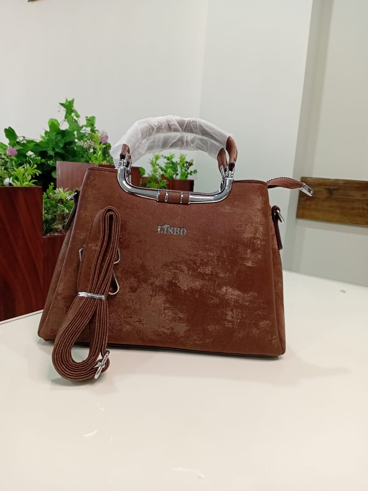 Ban Mei Deluxe Leather Handbag – Statement Hardware Satchel