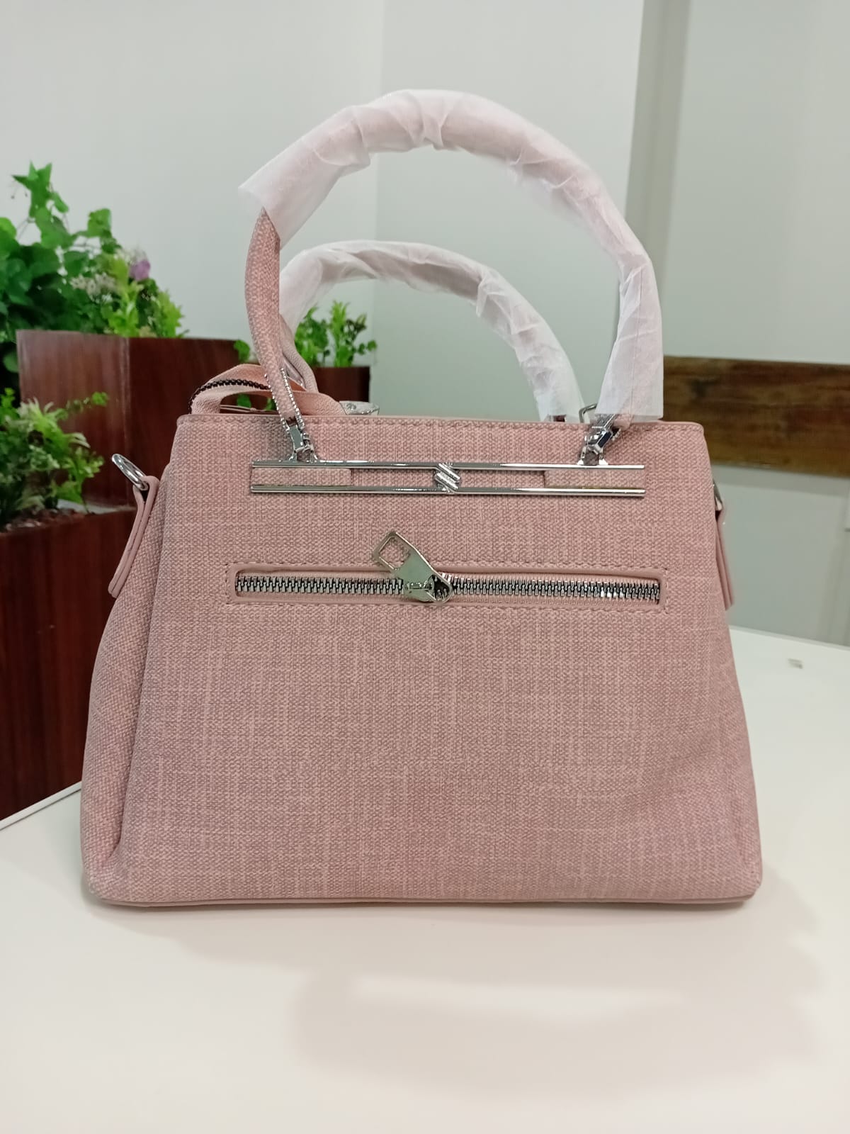 Ban Mei Opulence Leather Handbag – Premium Statement Satchel