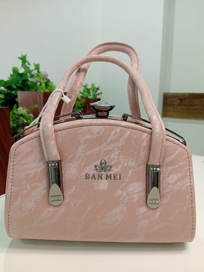 Ban Mei Classic Leather Handbag – Boxy Silhouette with Gunmetal Hardware