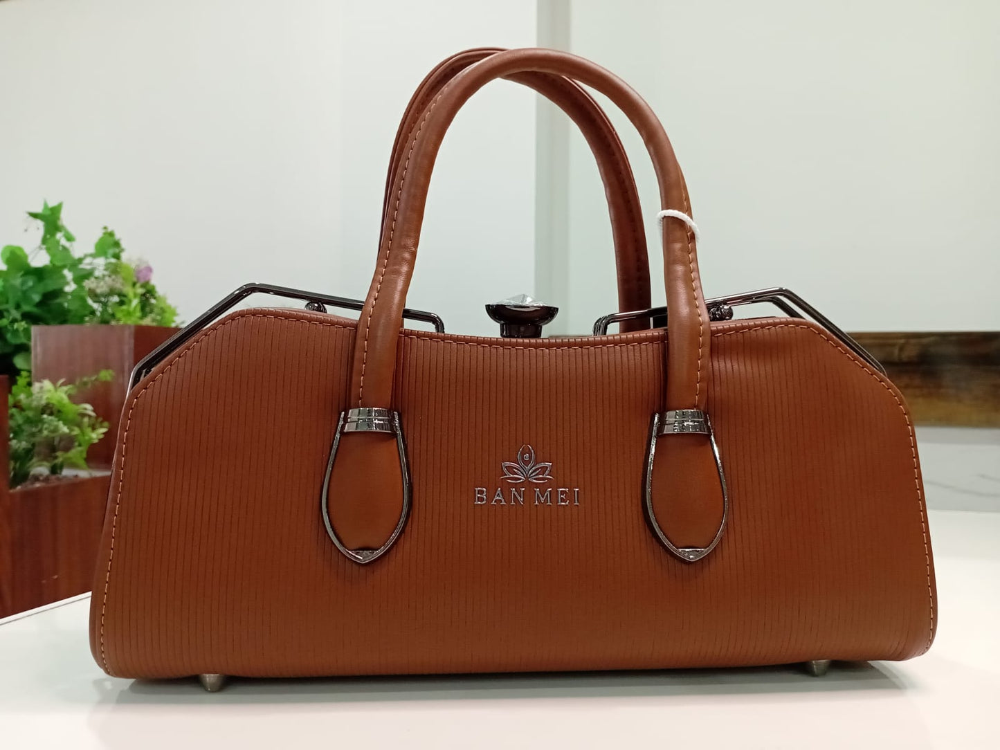 Ban Mei Everyday Top-Handle Handbag – Ribbed Leather Satchel