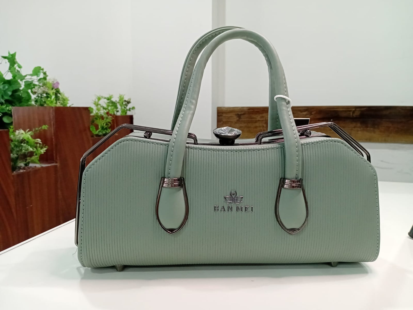 Ban Mei Everyday Top-Handle Handbag – Ribbed Leather Satchel