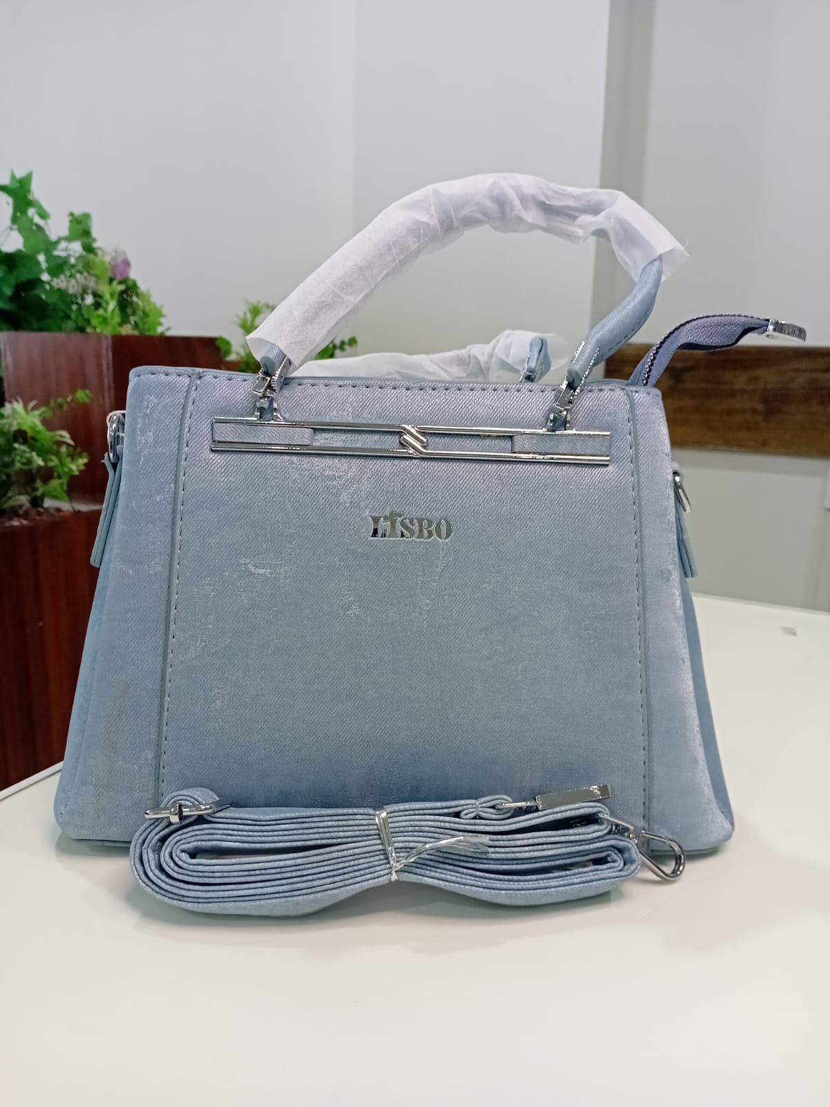 Ban Mei Prestige Leather Handbag – Boxy Frame with Crystal Hardware