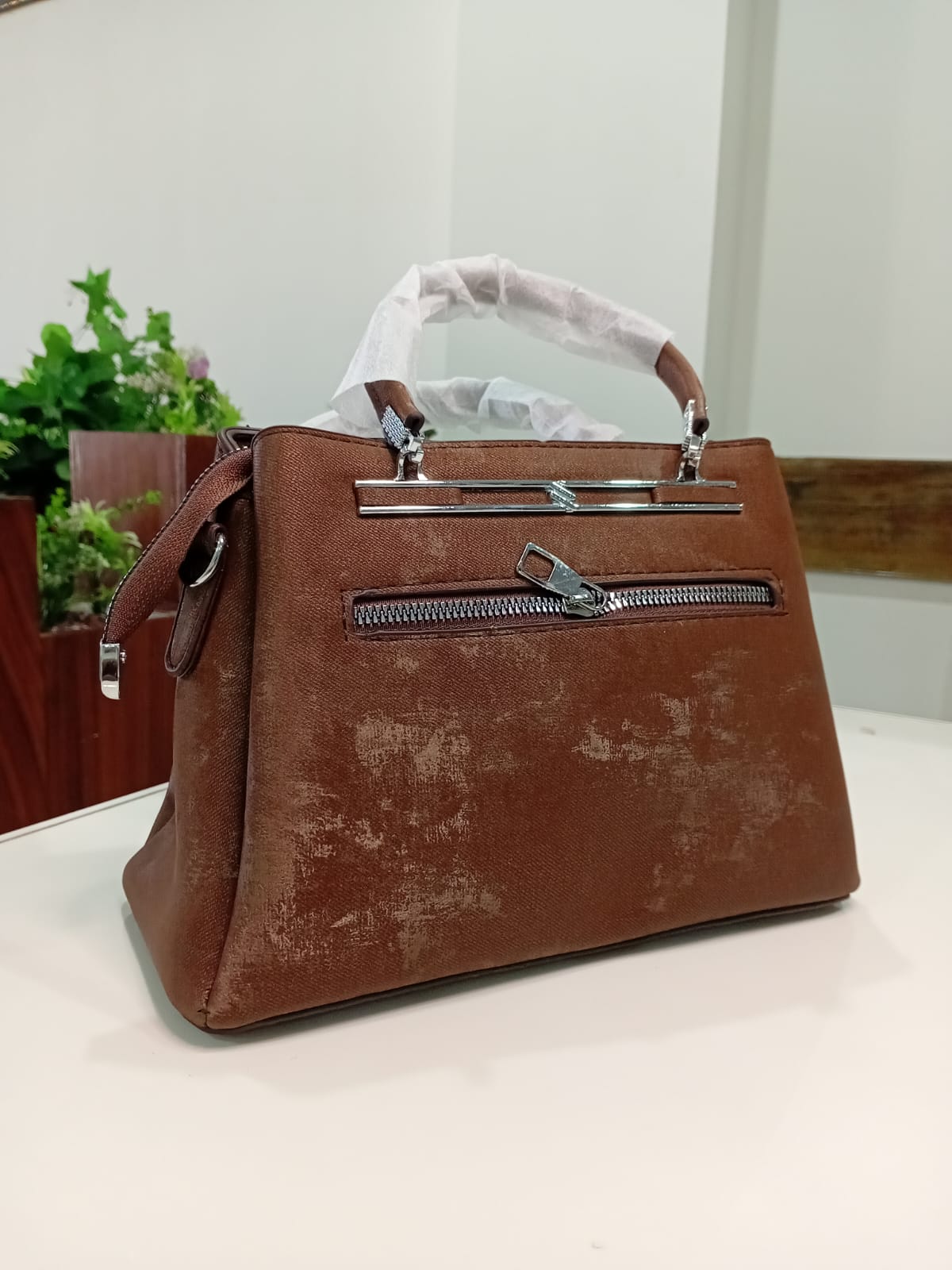 Ban Mei Prestige Leather Handbag – Boxy Frame with Crystal Hardware